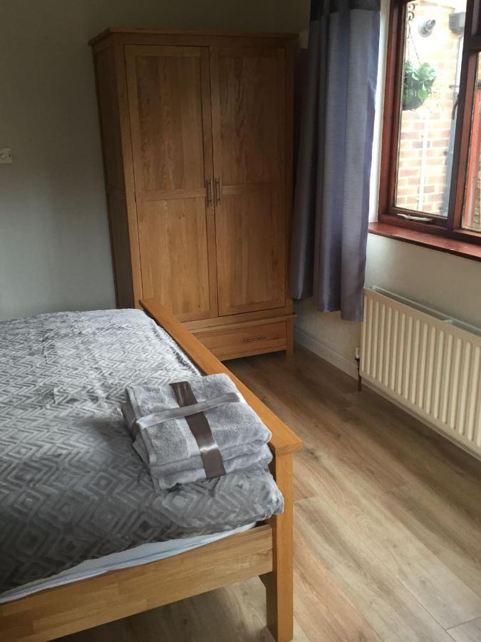 Farah'S Guest Suite Solihull Buitenkant foto