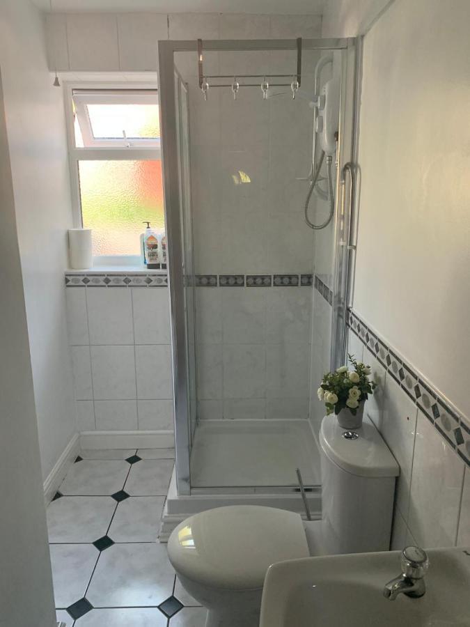 Farah'S Guest Suite Solihull Buitenkant foto